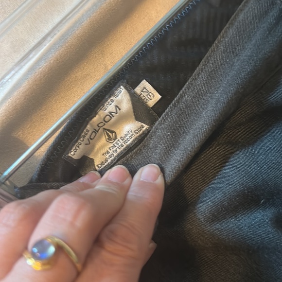 Volcom Shorts - Picture 6 of 8